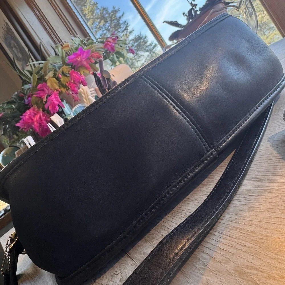 Vintage Coach Classic City Bag Black Leather Crossbody Handbag 9790 WOW!